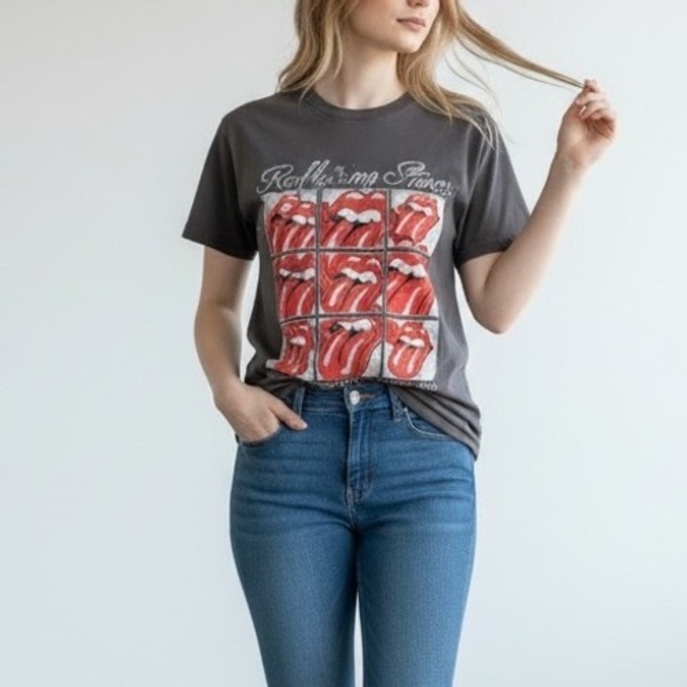 The Rolling Stones Womens Graphic Band Tee Charcoal Gray Size M Short Sleeve